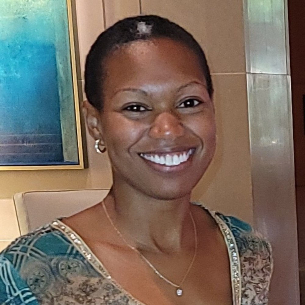 Meet your Posher, Dominique
